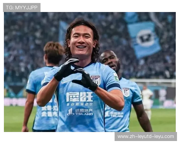 中超战报大连英博3-0完胜浙江队阿奇姆彭与毛伟杰双双破门建功